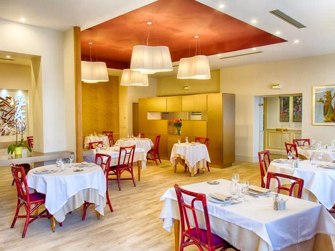 Hotel Restaurant Le Parc 물랭 외부 사진