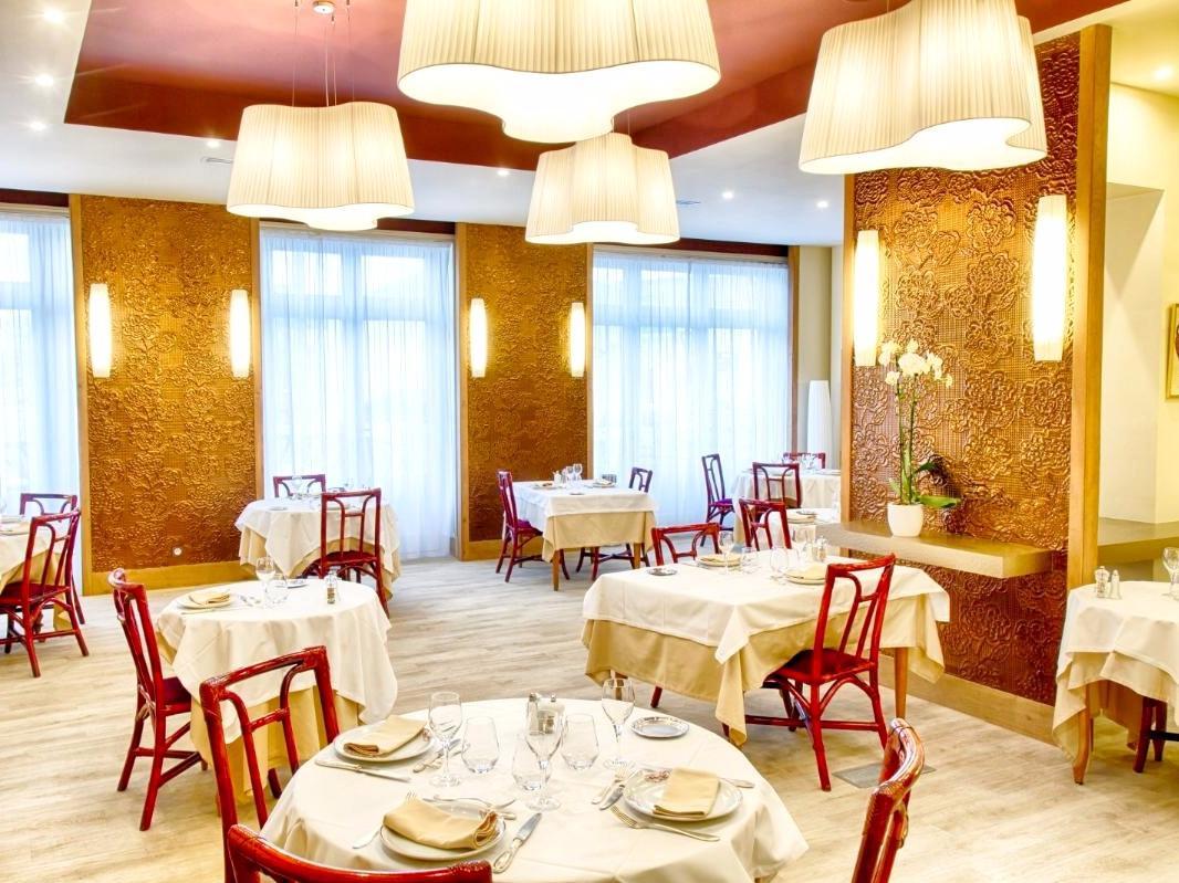 Hotel Restaurant Le Parc 물랭 외부 사진