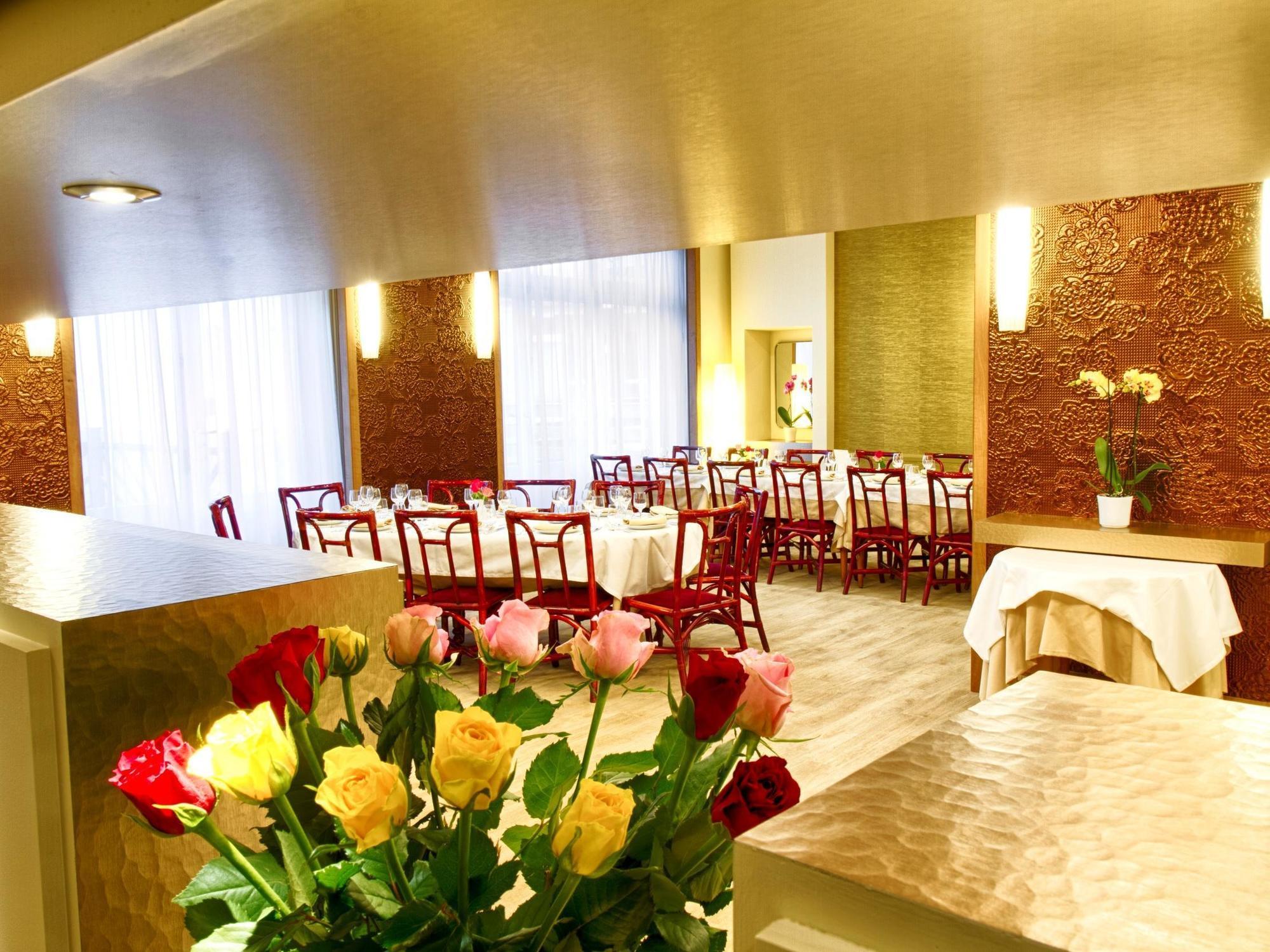 Hotel Restaurant Le Parc 물랭 외부 사진