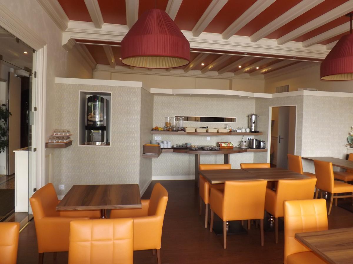 Hotel Restaurant Le Parc 물랭 외부 사진